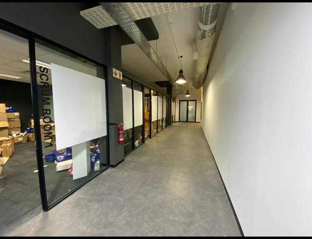 860M² OFFICE TO LET IN PAARDEN EILAND